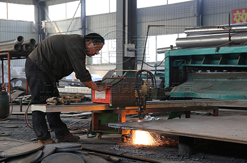 澳門風(fēng)順堂區(qū)<a href=http://m.qilim.cn target=_blank class=infotextkey>補(bǔ)償器</a>生產(chǎn)現(xiàn)場(chǎng)