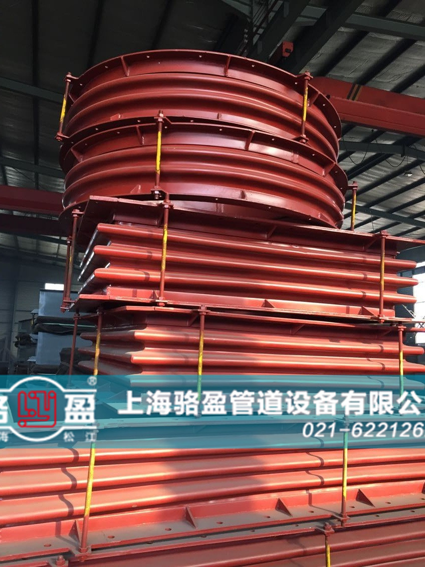 多種型號的非金屬<a href=http://m.qilim.cn target=_blank class=infotextkey>補償器</a>發(fā)貨現(xiàn)場