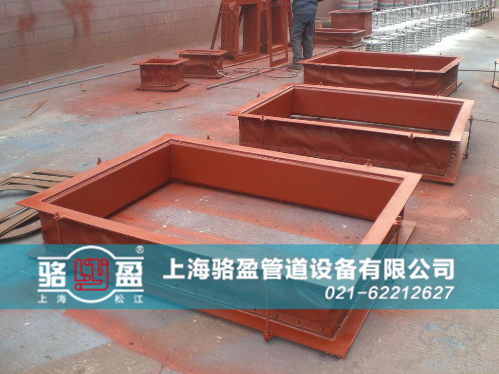 香港機(jī)場矩形非金屬<a href=http://m.qilim.cn target=_blank class=infotextkey>補(bǔ)償器</a>噴涂環(huán)節(jié)